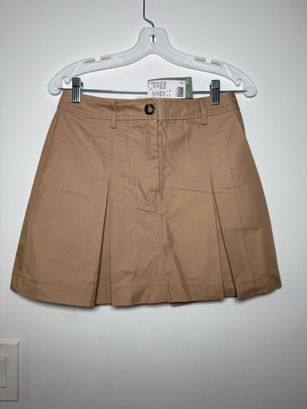 H&M Tan Pleated Mini Skirt with Front Button